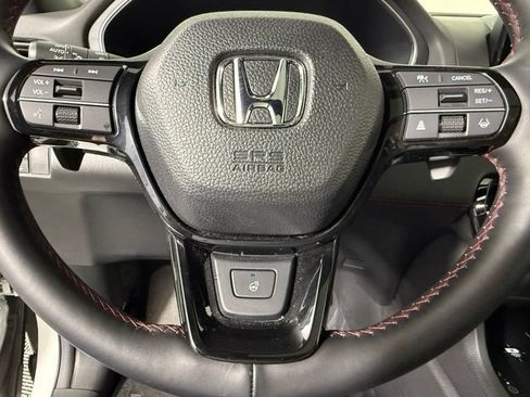 Used 2025 Honda Pilot Black Edition image 18