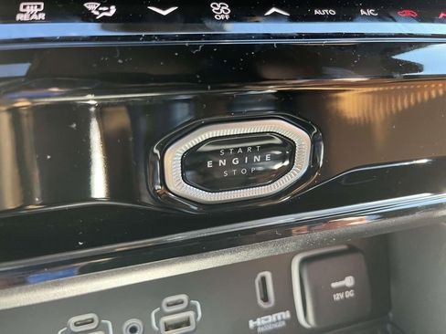 New 2026 Jeep Grand Cherokee Summit image 25