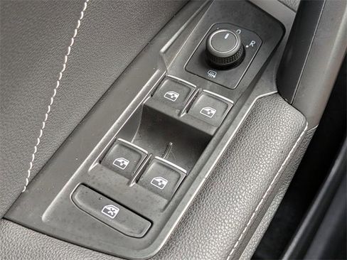 Used 2022 Volkswagen Tiguan SE R-Line image 23