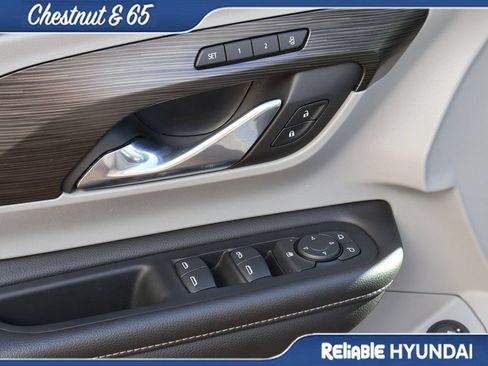 Used 2023 GMC Terrain SLT w/ Infotainment Package II AWD/4WD image 22