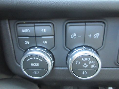 New 2026 GMC Yukon Denali w/ Denali Reserve Package AWD/4WD image 17