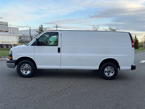 Used 2016 GMC Savana 2500 RWD image 3