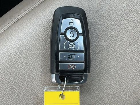 Used 2020 Ford Explorer XLT w/ Equipment Group 202A image 30