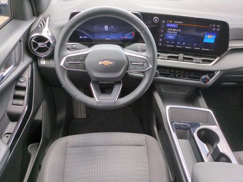 Used 2025 Chevrolet Equinox LT w/ Safety and Technology Package FWD image 15