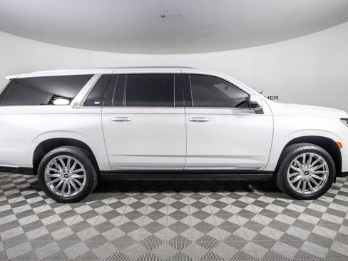 Used 2021 Cadillac Escalade ESV Premium Luxury w/ Driver Assist Tech Package AWD/4WD image 3