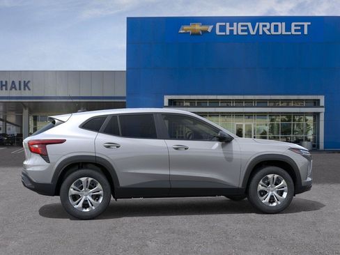 New 2026 Chevrolet Trax LS FWD image 5
