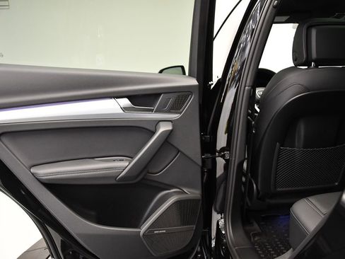 Certified 2025 Audi Q5 2.0T Premium Plus image 40