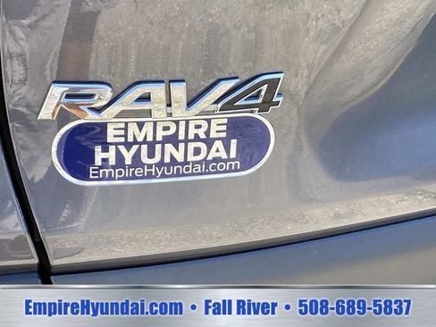 Used 2025 Toyota RAV4 XLE AWD/4WD image 29