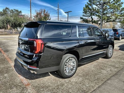 New 2026 GMC Yukon XL Denali w/ LPO, Floor Liner Package image 11