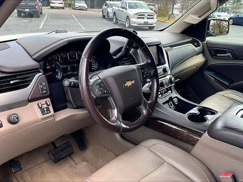 Used 2015 Chevrolet Suburban LT image 18