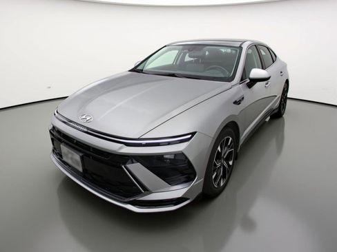 Used 2025 Hyundai Sonata SEL image 3