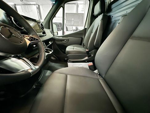Used 2026 Mercedes-Benz Sprinter 2500 image 21