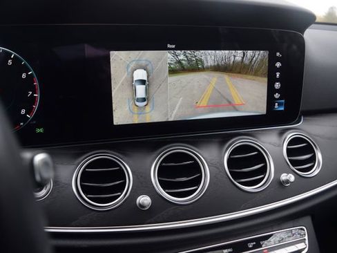Used 2022 Mercedes-Benz E 350 4MATIC Sedan image 10
