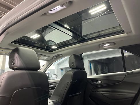 Used 2022 Chevrolet Equinox Premier AWD/4WD image 37