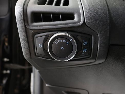 Used 2017 Ford Focus SE FWD image 29
