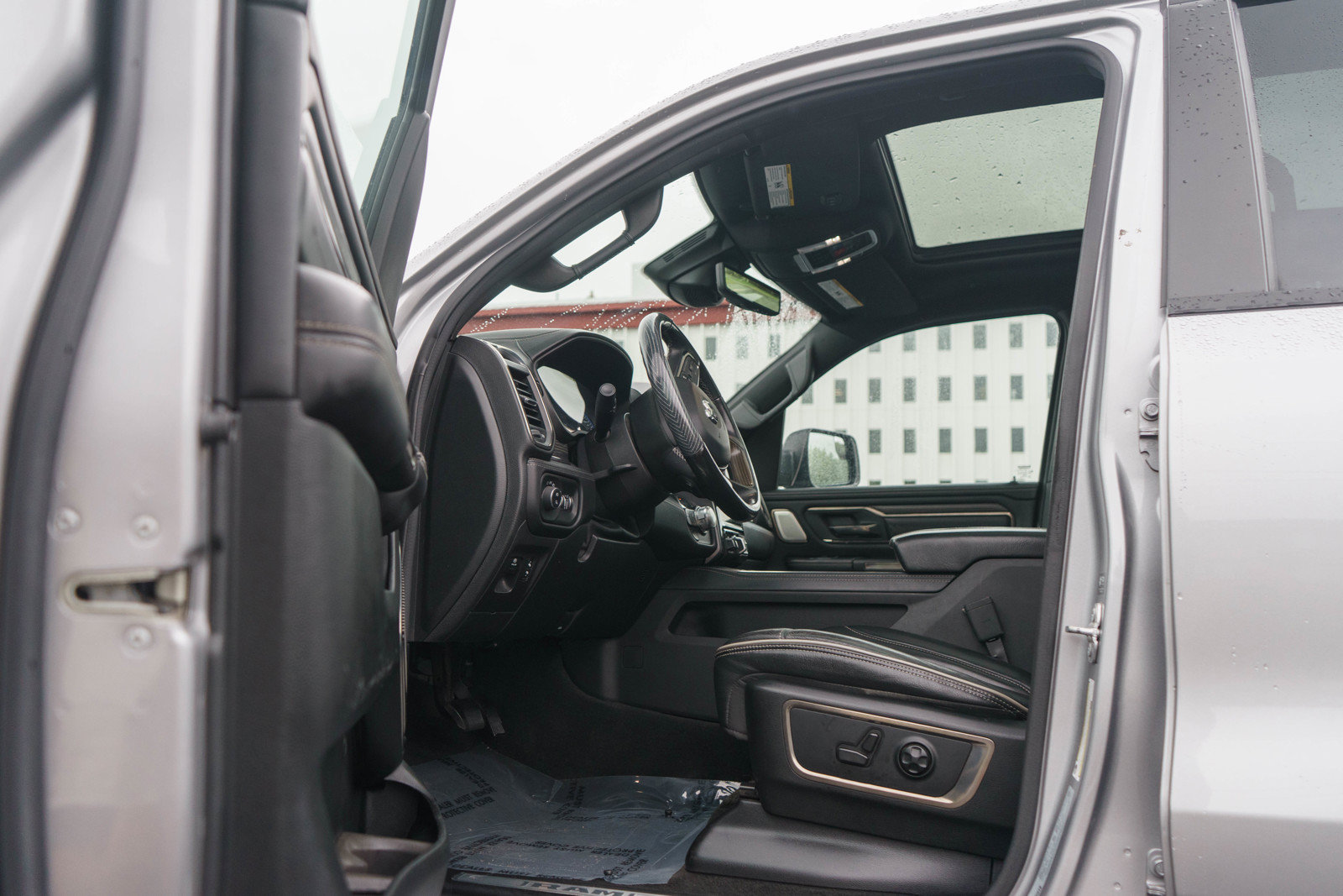 Used 2021 RAM 1500 Limited w/ Night Edition AWD/4WD image 11