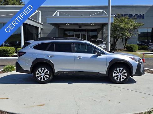 Used 2025 Subaru Outback Premium AWD/4WD image 35