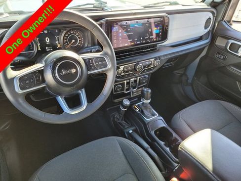 Used 2024 Jeep Wrangler Unlimited Sahara AWD/4WD image 8
