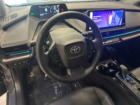 Used 2023 Toyota Prius XLE AWD/4WD image 2