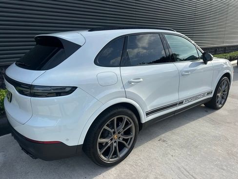 Used 2023 Porsche Cayenne Platinum Edition AWD/4WD image 10
