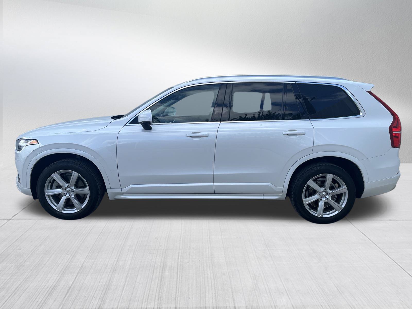 Used 2022 Volvo XC90 T5 Momentum AWD/4WD image 4