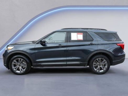 Used 2023 Ford Explorer XLT w/ Equipment Group 202A image 3
