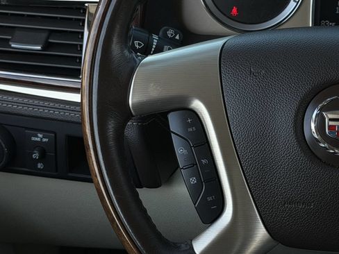 Used 2014 Cadillac Escalade Platinum RWD image 15