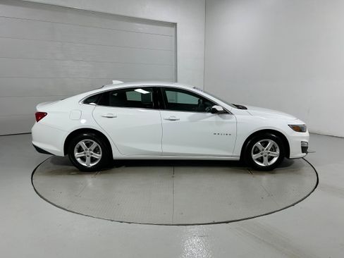 Used 2024 Chevrolet Malibu LT FWD image 34