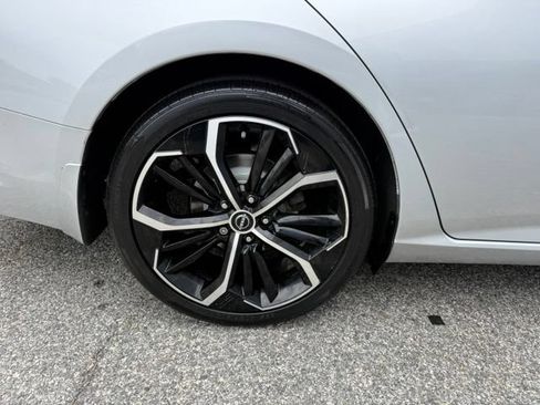 Used 2023 Nissan Altima 2.5 SR FWD image 13