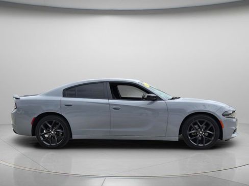 Used 2022 Dodge Charger SXT w/ Blacktop Package image 4