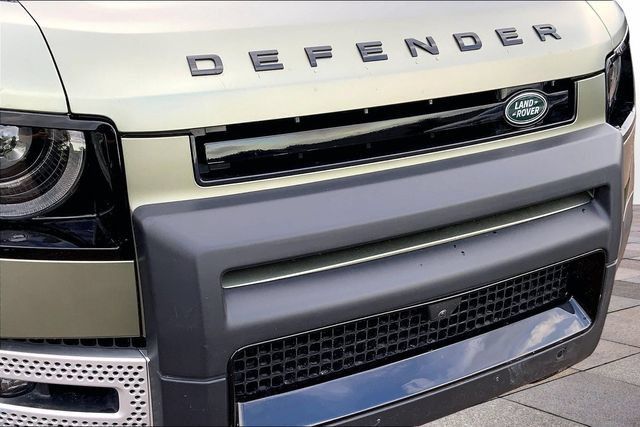 Used 2024 Land Rover Defender 110 SE AWD/4WD image 30