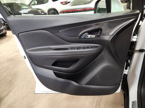 Used 2022 Buick Encore Preferred w/ Safety Package image 22