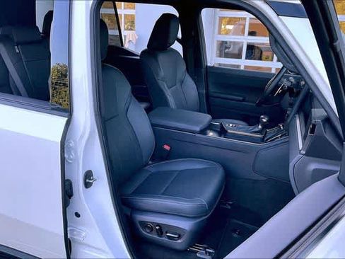 Used 2024 Lexus GX 550 w/ Cold Area Package AWD/4WD image 30