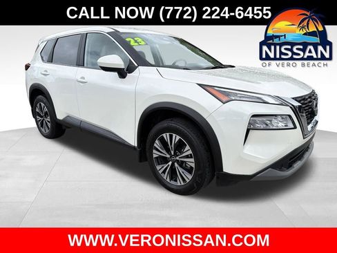 Used 2023 Nissan Rogue SV image 1