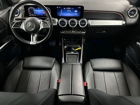 Used 2025 Mercedes-Benz GLB 250 image 2
