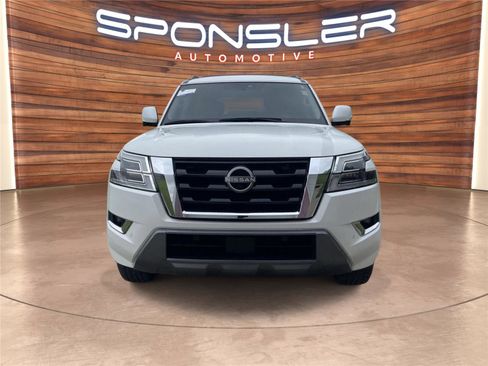 Used 2022 Nissan Armada SL w/ Captain's Chairs Package AWD/4WD image 10