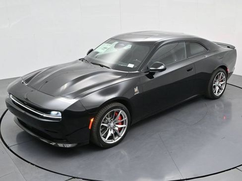 Used 2025 Dodge Charger Daytona Scat Pack w/ Track Pack AWD/4WD image 40