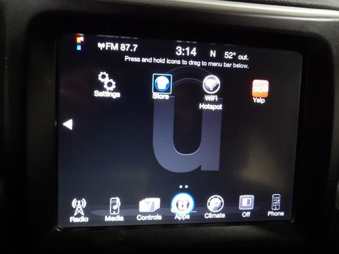 Used 2018 Jeep Cherokee Latitude Plus w/ Cold Weather Group AWD/4WD image 16