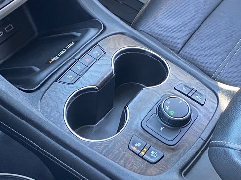 Used 2021 GMC Acadia Denali w/ Denali Technology Package image 31