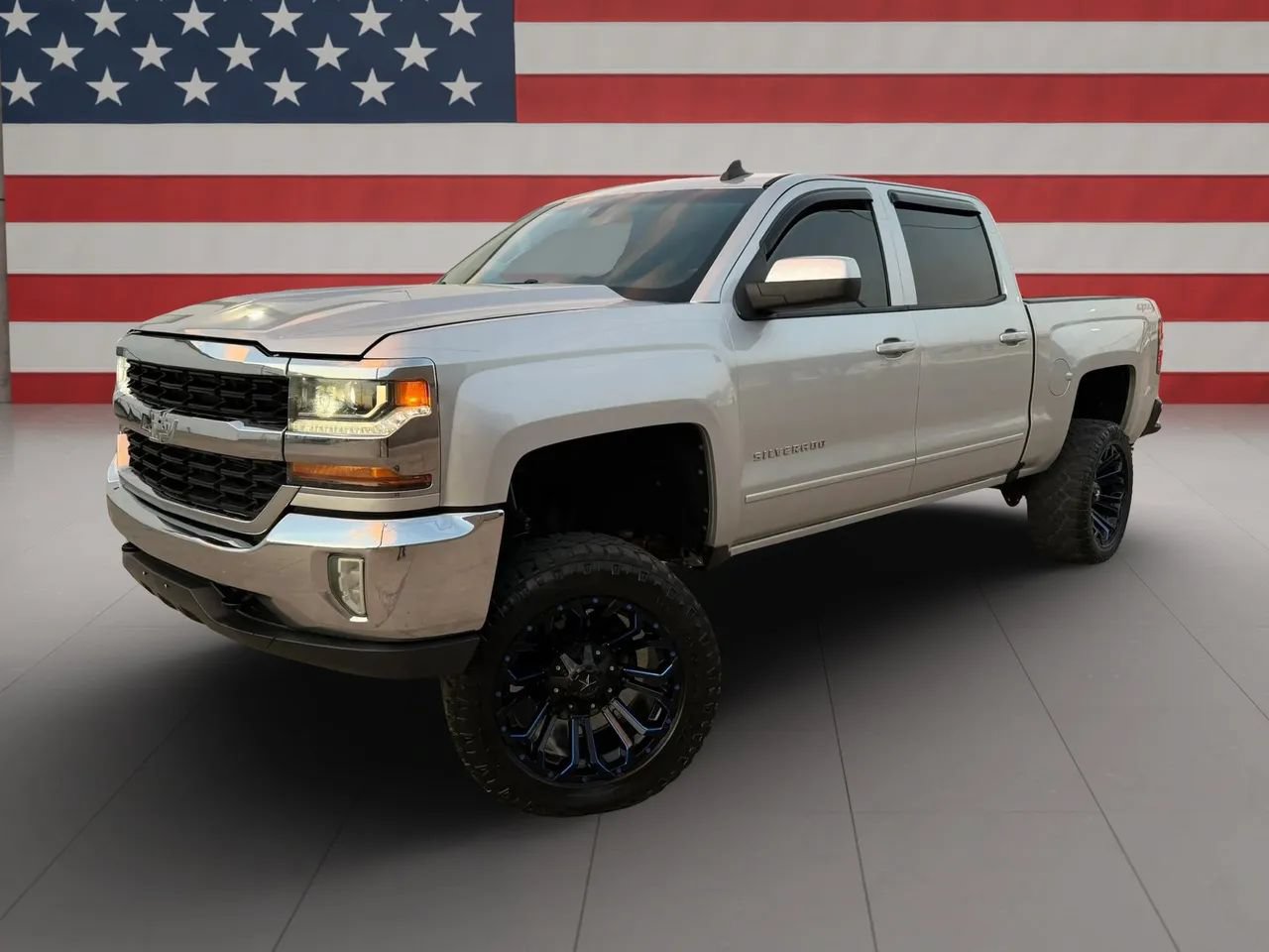 Used 2017 Chevrolet Silverado 1500 LT w/ All Star Edition AWD/4WD image 4
