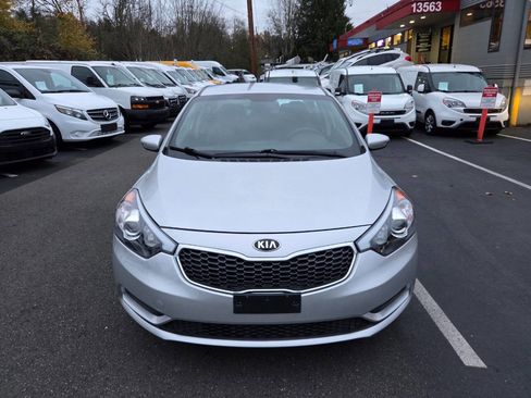 Used 2016 Kia Forte LX w/ LX Popular Plus Package image 2