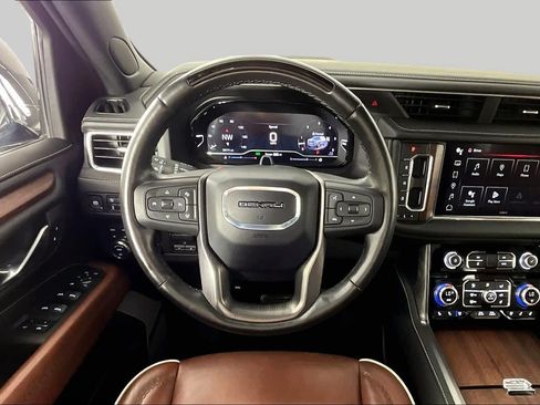 Used 2024 GMC Yukon Denali Ultimate AWD/4WD image 6