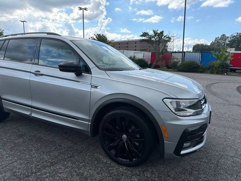 Used 2020 Volkswagen Tiguan SE R-Line w/ 3rd Row Seat Package AWD/4WD image 2