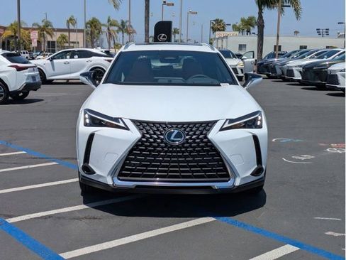 New 2026 Lexus UX 300h FWD image 2