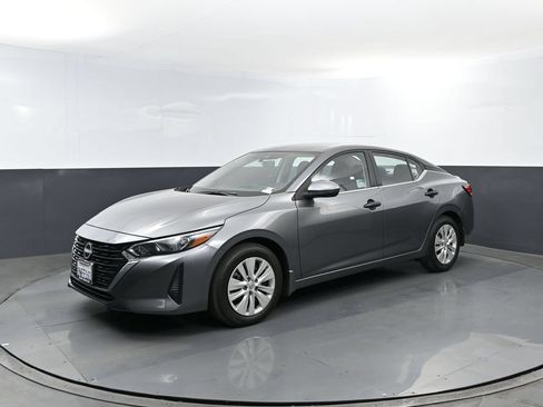 Used 2025 Nissan Sentra S FWD image 1