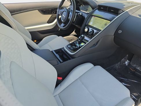 Used 2024 Jaguar F-TYPE Coupe AWD image 9