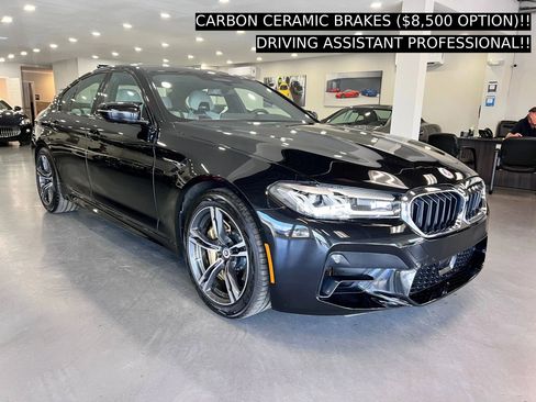 Used 2023 BMW M5 image 1