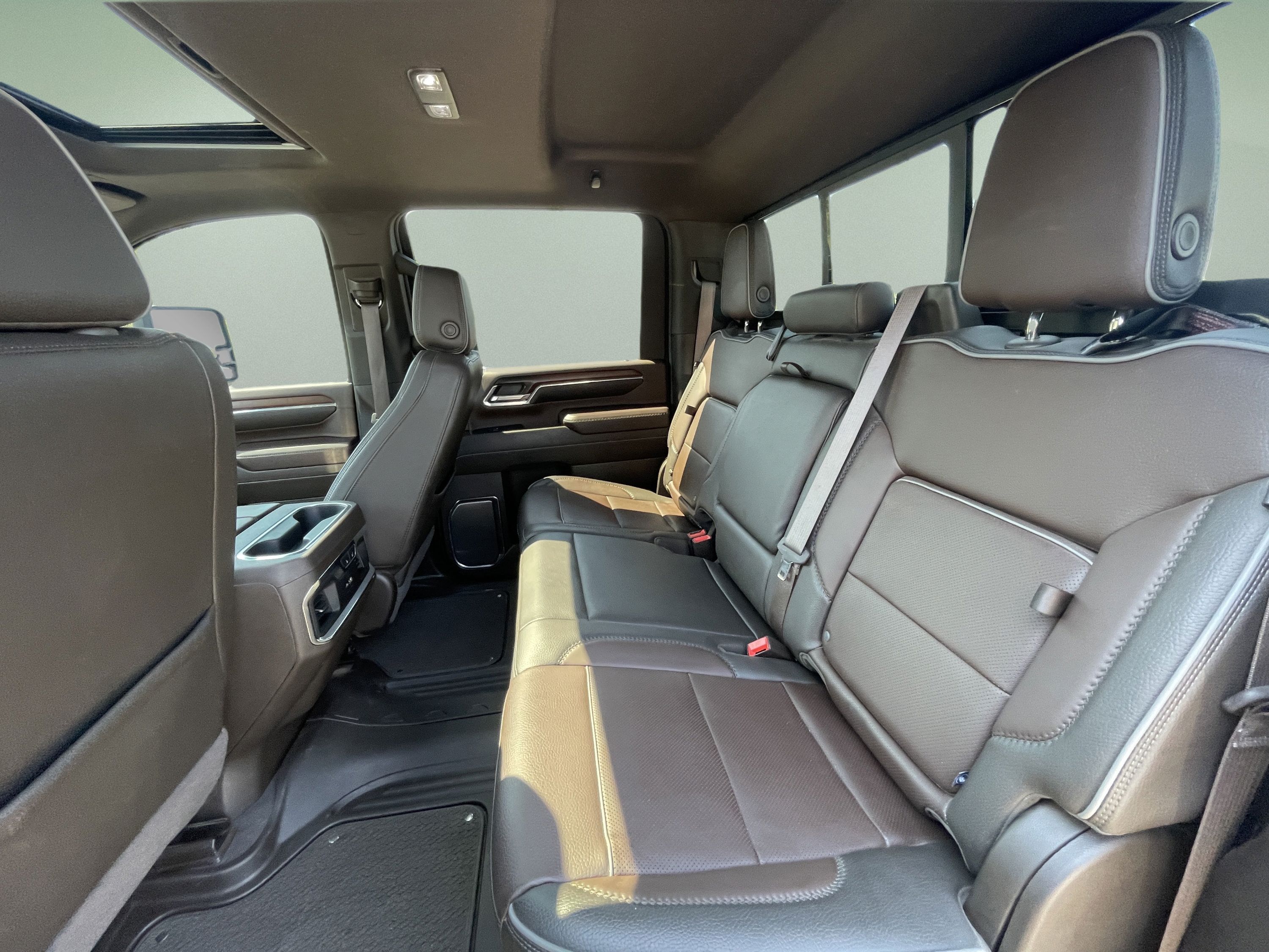 Used 2024 GMC Sierra 3500 Denali w/ Denali Reserve Package AWD/4WD image 32