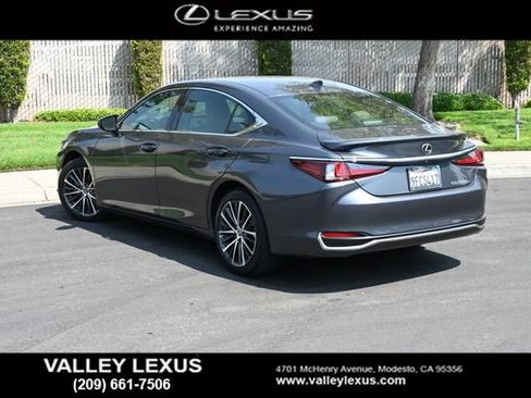 Used 2023 Lexus ES 300h w/ Premium Package FWD image 4