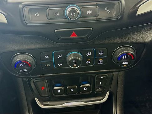 Used 2018 GMC Terrain SLE w/ Driver Convenience Package image 15